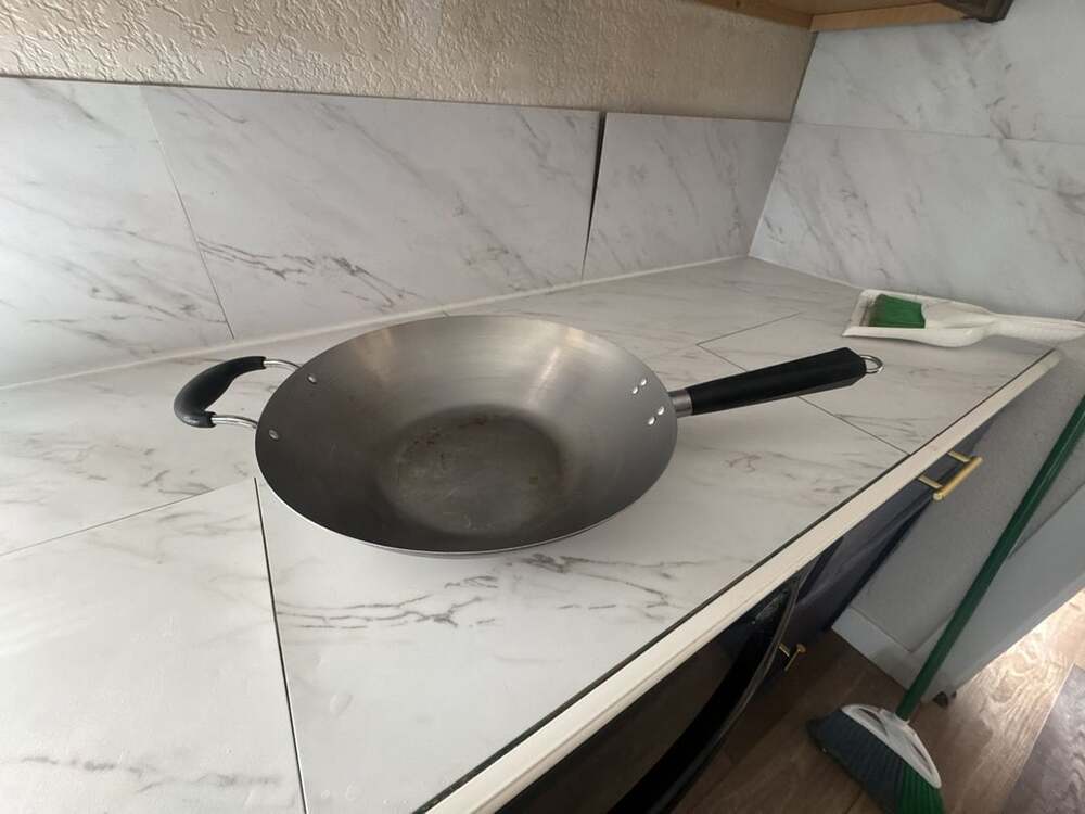 IMUSA 14-Inch Carbon Steel Wok with Cool Touch Handle